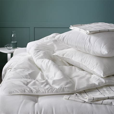 Smasporre waschen SMÅSPORRE Duvet, light warm, 200x230 cm Feels as soft and fluffy as it looks! Comfy to sleep in and easy to care for thanks to the mix of cotton and polyester
